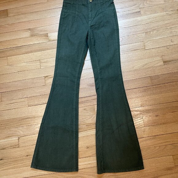 022 We The Free Jayde Cord Flare Jeans Huntress Green NWT Size 26 - Picture 8 of 14